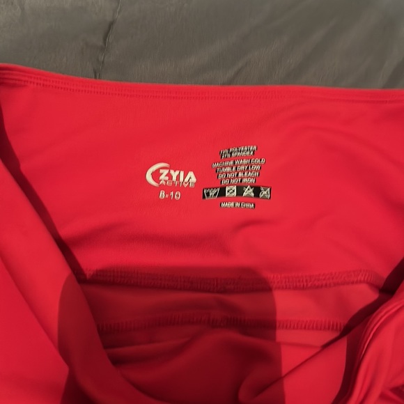 Zyia Light N Tight Capri Leggings Size 8-10 - Picture 2 of 4